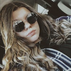 Meet your Posher, Lanie